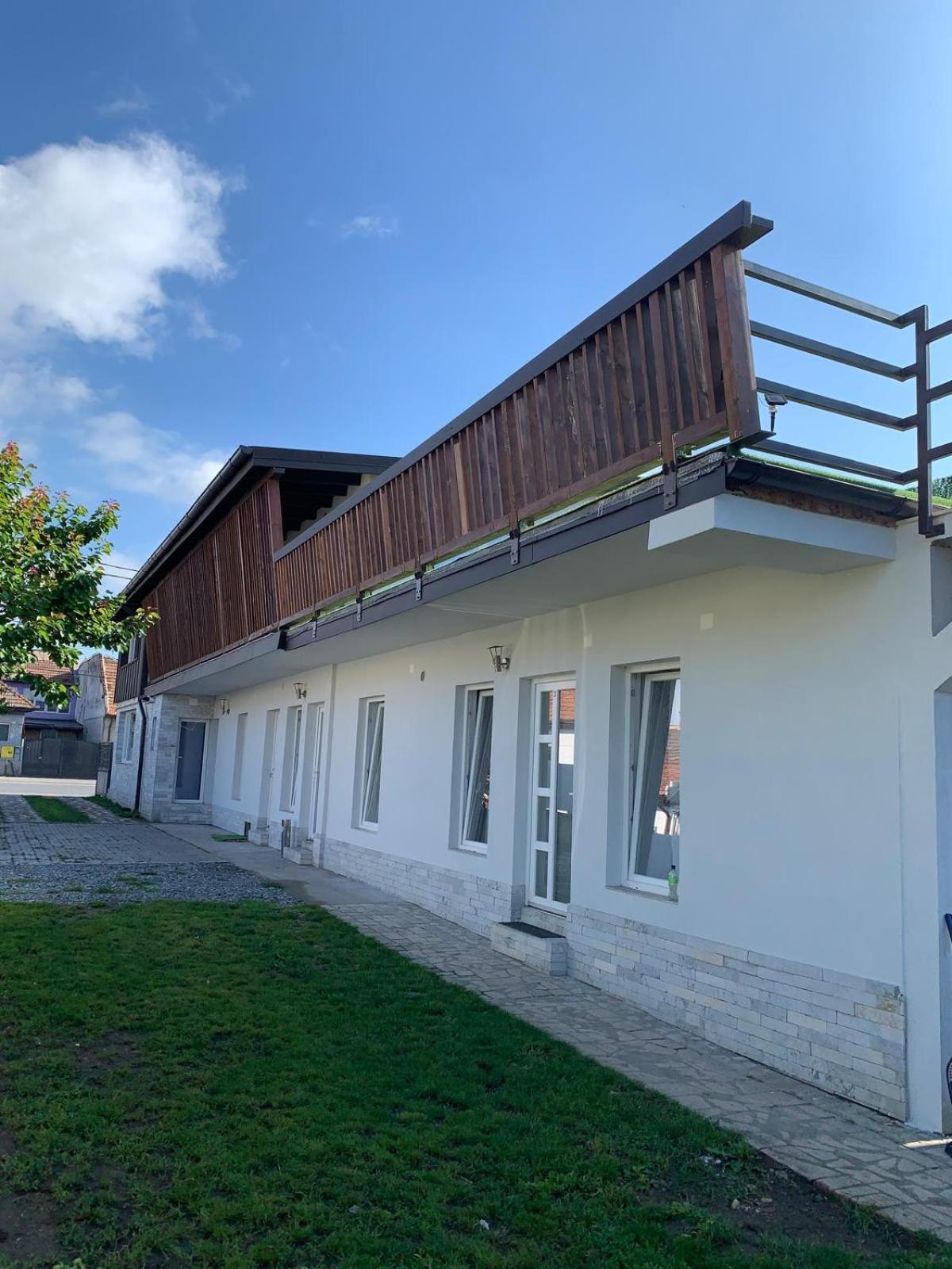 Luxus Cluj Airport Apartments Exterior foto
