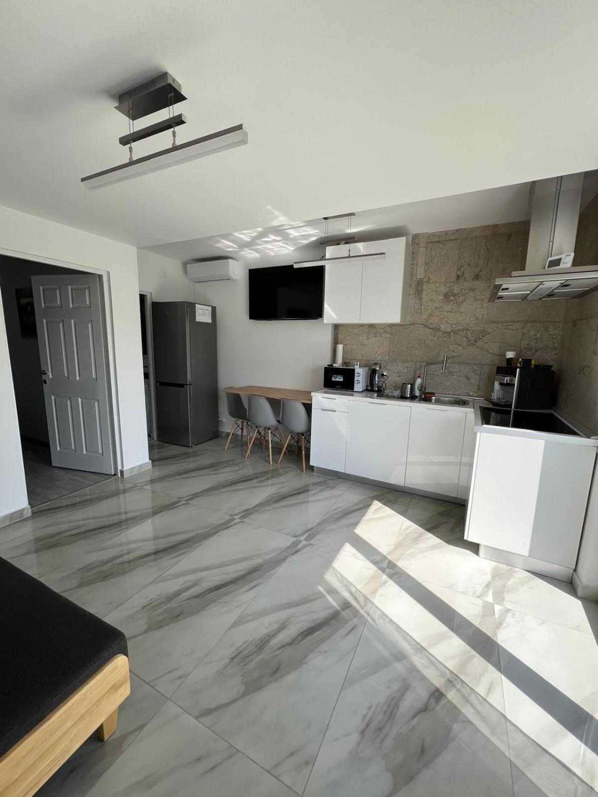 Luxus Cluj Airport Apartments Exterior foto